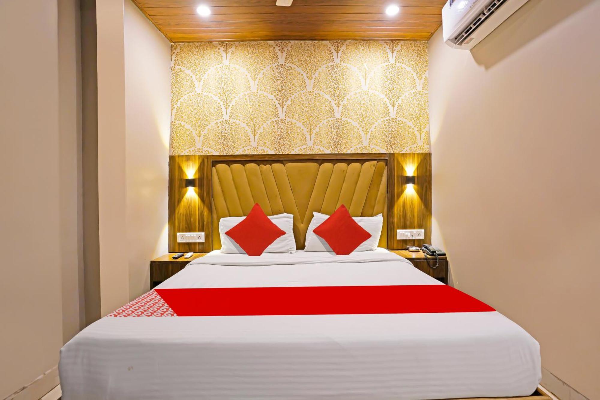 Super Hotel O Homestay Andheri East Mumbai Exterior photo