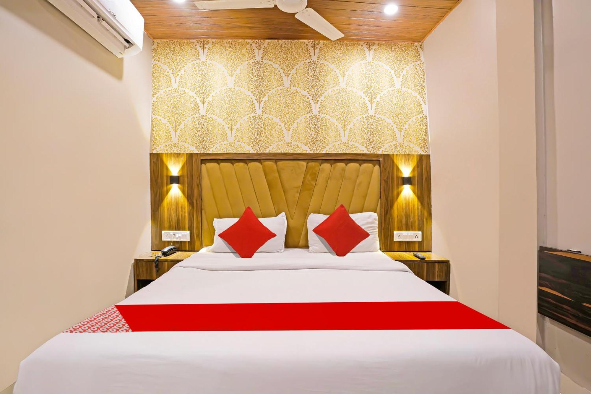 Super Hotel O Homestay Andheri East Mumbai Exterior photo