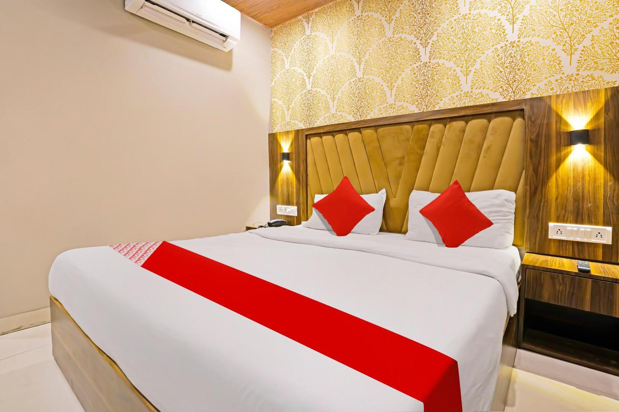 Super Hotel O Homestay Andheri East Mumbai Exterior photo